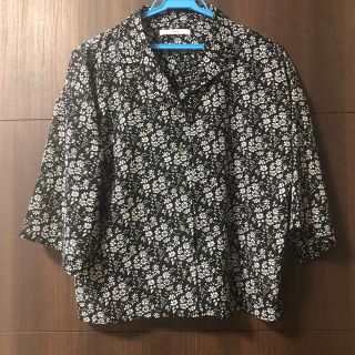 チャオパニック(Ciaopanic)のチャオパニック　花柄シャツ　ブラウス　ブラック　(シャツ/ブラウス(半袖/袖なし))