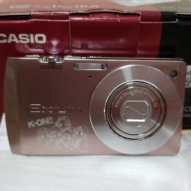 CASIO(カシオ)のかな様専用　けいおん　デジタルカメラ　カシオ　EX-S200 スマホ/家電/カメラのカメラ(コンパクトデジタルカメラ)の商品写真