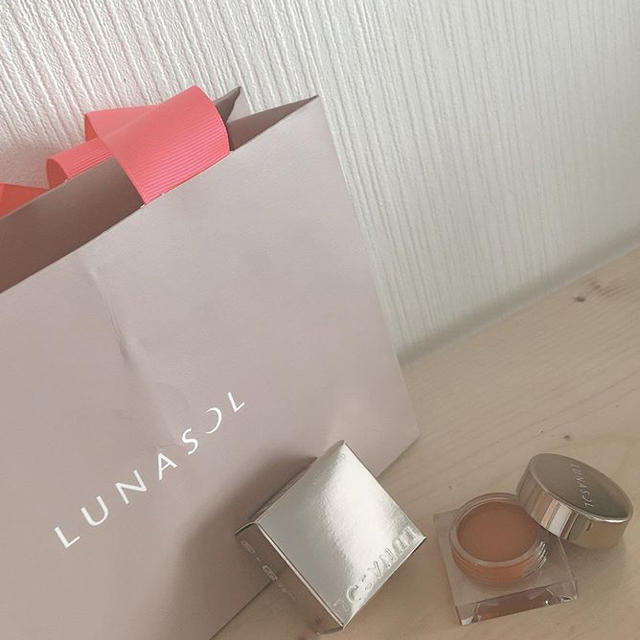 LUNASOL(ルナソル)の最終値下げ　ルナソル　アイシャドウ コスメ/美容のベースメイク/化粧品(アイシャドウ)の商品写真