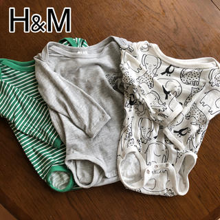 エイチアンドエム(H&M)の【H&M】長袖ロンパース  4-6months 3枚セット(ロンパース)