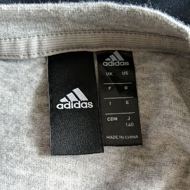 adidas(アディダス)の140 Tシャツ adidas アディダス キッズ/ベビー/マタニティのキッズ服男の子用(90cm~)(Tシャツ/カットソー)の商品写真