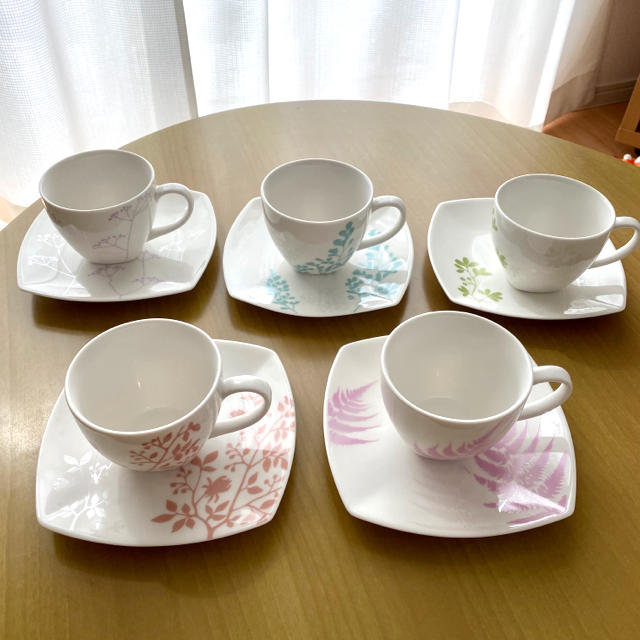 豪華で新しい ティーカップ ソーサー5点セット ecousarecycling.com