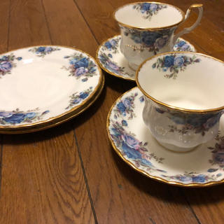 ロイヤルアルバート(ROYAL ALBERT)のUSED未使用品 ロイヤルアルバート　ペアカップ&ソーサー(グラス/カップ)