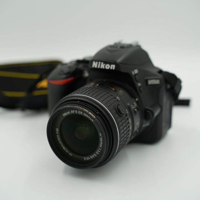 ニコンNikon D5500 18-55 VR2