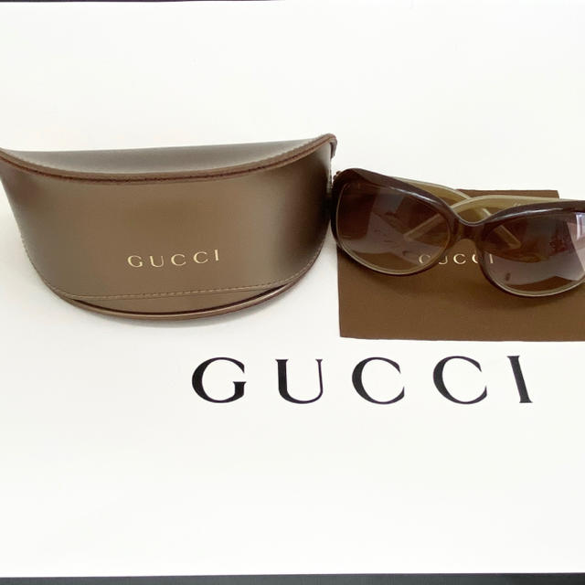 Gucci(グッチ)のGUCCI グッチ　サングラス　キラキラ　豹柄　レオパード レディースのファッション小物(サングラス/メガネ)の商品写真