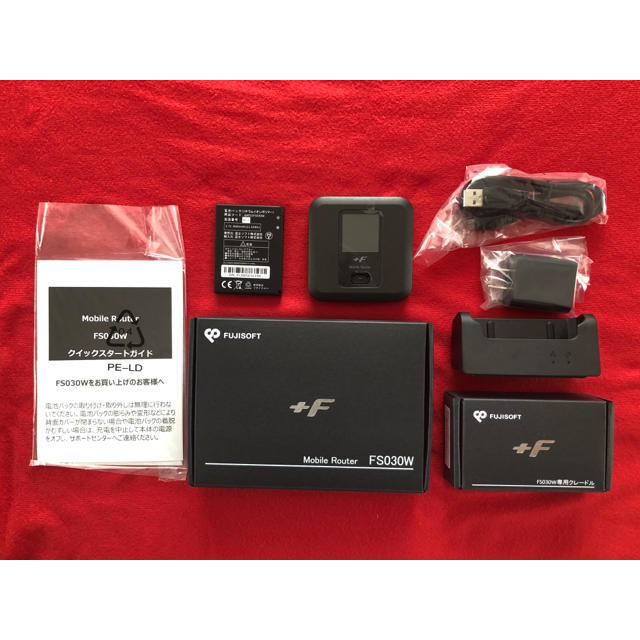 FUJISOFT FS030W + 専用クレードルセット スマホ/家電/カメラのスマホ/家電/カメラ その他(その他)の商品写真