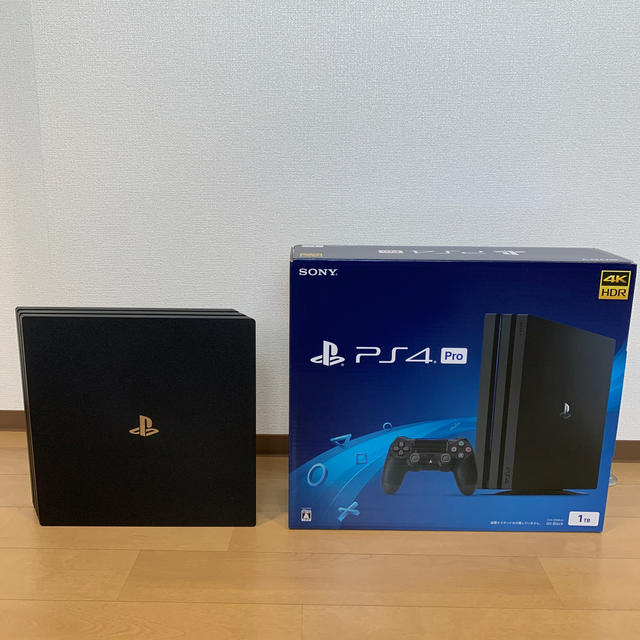 エンタメ/ホビーPlayStation4 Pro 本体 CUH-7200BB01 付属多数