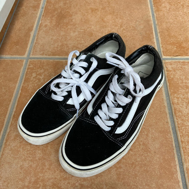 VANS(ヴァンズ)のバンズ　スニーカー　ブラック　オールドスクール レディースの靴/シューズ(スニーカー)の商品写真