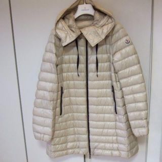 モンクレール(MONCLER)のすーちゃん様専用　完売色　モンクレール　RUBIS　ライトベージュ　１(ダウンコート)