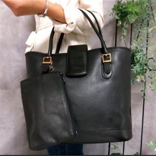 バーバリー(BURBERRY)の最終値下げします　バーバリー　レザー トート バッグ　肩掛け　B5 収納(トートバッグ)