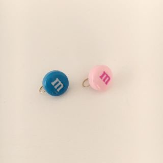 エムアンドエム(M&M)のM&M イヤリング(イヤリング)