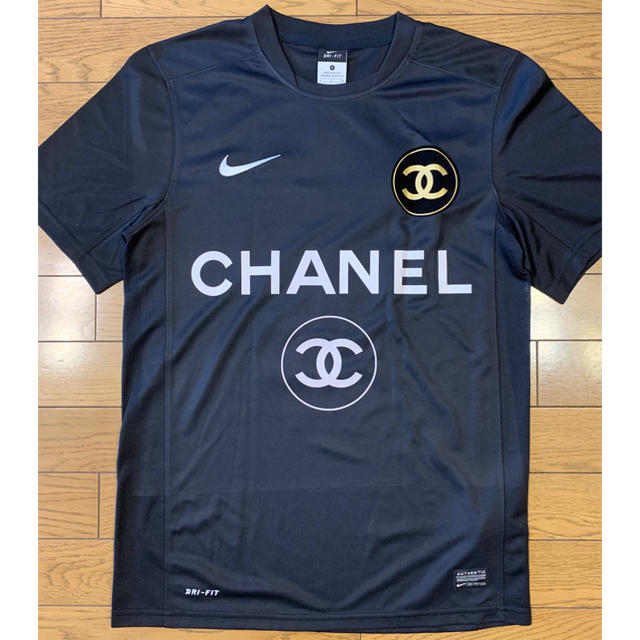 新品　エヴァネス　NIKE × CHANEL Tシャツ