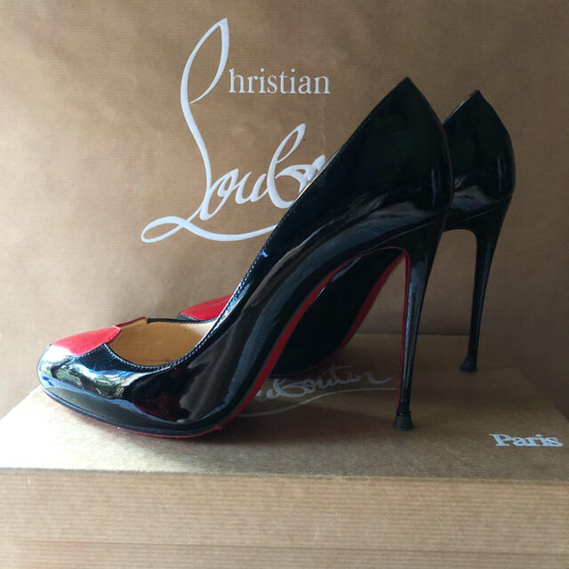 Christian Louboutin(クリスチャンルブタン)のクリスチャンルブタン  ハートパンプス　ブラック　39 レディースの靴/シューズ(ハイヒール/パンプス)の商品写真