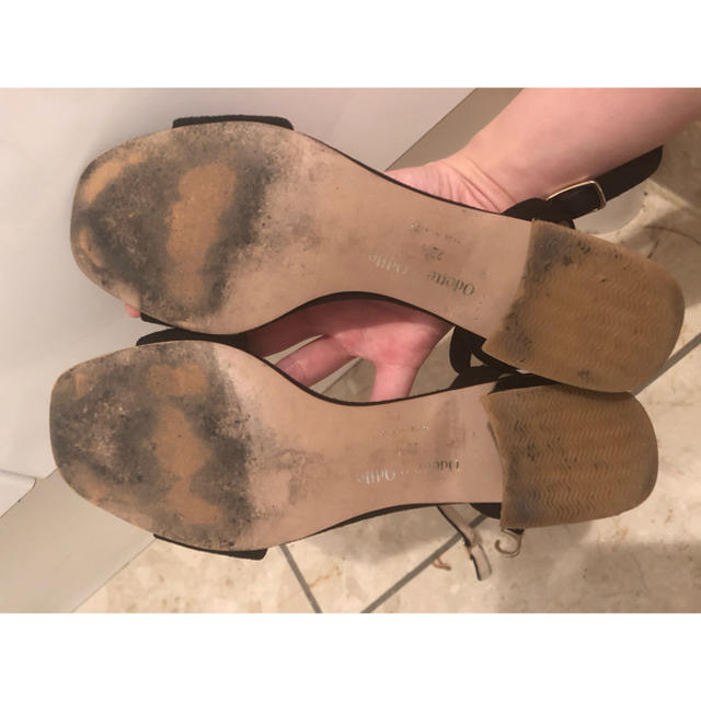 Odette e Odile(オデットエオディール)のブラック　サンダル　22.5cm レディースの靴/シューズ(サンダル)の商品写真