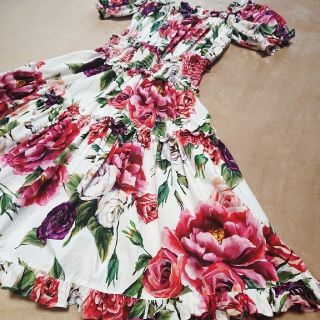 ドルチェアンドガッバーナ(DOLCE&GABBANA)のドルチェ&ガッバーナ☆大人気!!!ペオニア花ワンピース(ひざ丈ワンピース)