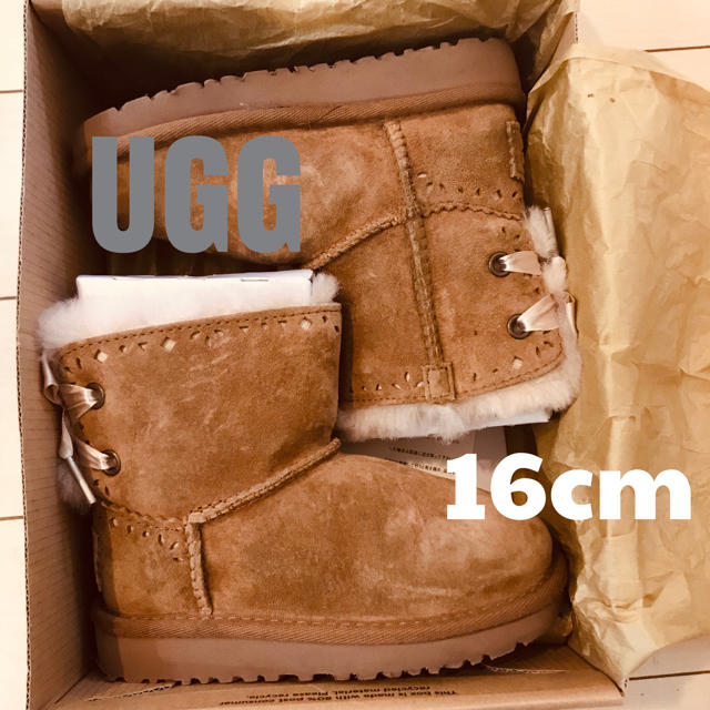 UGG(アグ)の美品☆UGG アグ☆16cm☆バックリボンムートンブーツ☆箱あり☆ キッズ/ベビー/マタニティのキッズ靴/シューズ(15cm~)(ブーツ)の商品写真