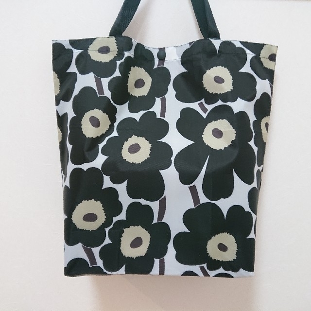 marimekko(マリメッコ)のマリメッコ エコバッグ ブラック ハンドメイドの生活雑貨(雑貨)の商品写真