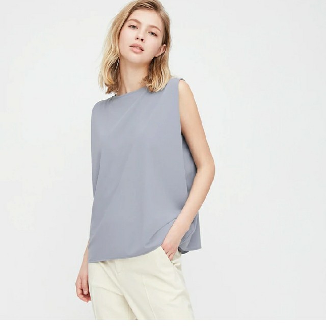 UNIQLO(ユニクロ)のクレープジャージー ノースリーブT BLUE XS レディースのトップス(Tシャツ(半袖/袖なし))の商品写真