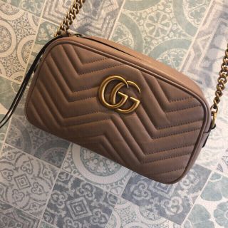 グッチ(Gucci)の美品＊GUCCI GGマーモント　ダスティピンク　ベージュ　本物(ショルダーバッグ)