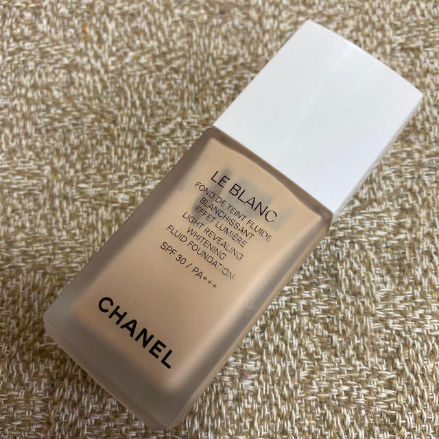 CHANEL(シャネル)のCHANEL シャネル　ルブラン　フリュイド　ルミエール　ファンデーション コスメ/美容のベースメイク/化粧品(ファンデーション)の商品写真