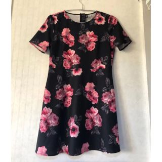 エイチアンドエム(H&M)の花柄ワンピース(ひざ丈ワンピース)