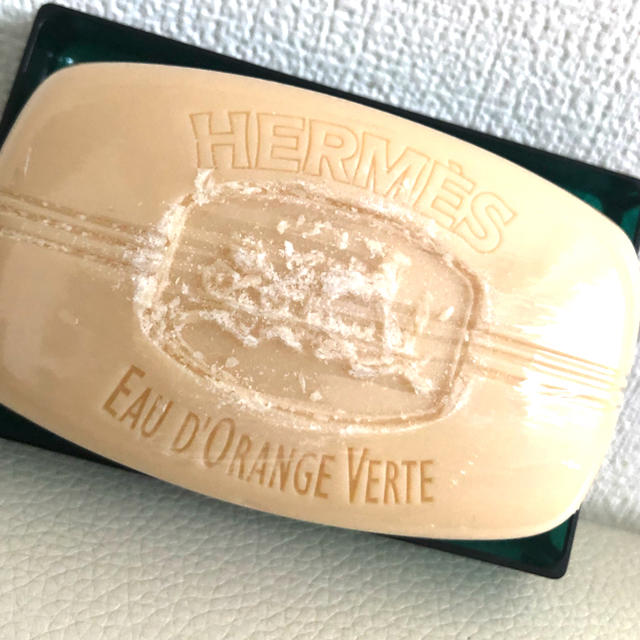 Hermes(エルメス)の出品最終日‼️最終値下げ‼️新品未使用✨HERMES 石鹸 50g コスメ/美容のボディケア(ボディソープ/石鹸)の商品写真