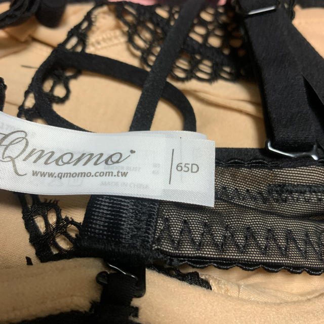 qmomo キューモモ　Wワイヤーブラ　ショーツセット　D65 新品 レディースの下着/アンダーウェア(ブラ&ショーツセット)の商品写真