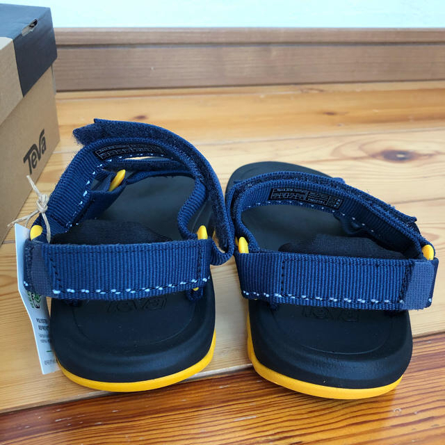 Teva(テバ)の新品箱あり TEVA HURRICAN EXLT サンダル 18cm キッズ/ベビー/マタニティのキッズ靴/シューズ(15cm~)(サンダル)の商品写真