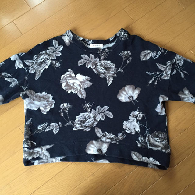 moussy(マウジー)のmoussy マウジー 花柄スエット レディースのトップス(トレーナー/スウェット)の商品写真