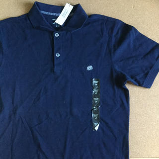 ユニクロ(UNIQLO)の【新品】バナナ・リパブリック 半袖 紺色 着心地の良いポロシャツ です。(ポロシャツ)