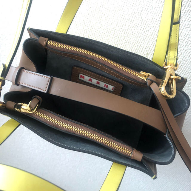 Marni(マルニ)の定価約18万円　MARNI マルニ  バイカラー2WAYバッグ レディースのバッグ(ハンドバッグ)の商品写真