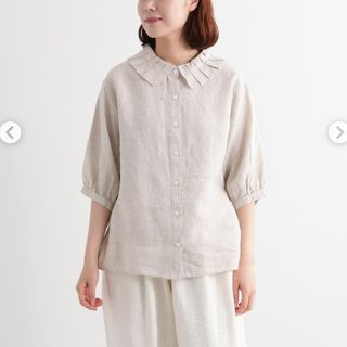 ネストローブ(nest Robe)のista-ire イスタイーレ＊新品 ソフトリネン フリルカラーブラウス(シャツ/ブラウス(半袖/袖なし))