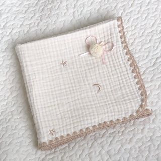 星と月ゴールド刺繍3重ガーゼケット　おくるみ　韓国イブル　70×90cm(おくるみ/ブランケット)