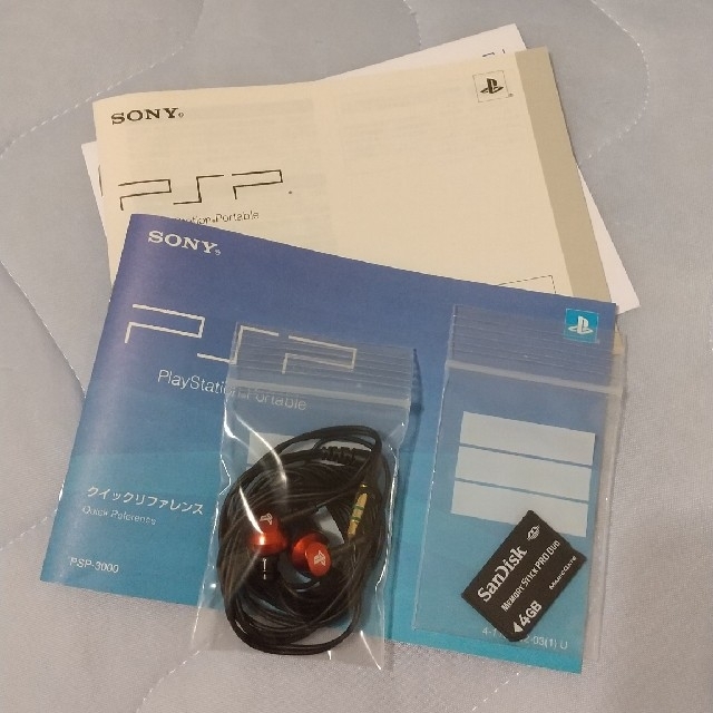 PlayStation Portable(プレイステーションポータブル)のPSP-3000 レッド エンタメ/ホビーのゲームソフト/ゲーム機本体(携帯用ゲーム機本体)の商品写真