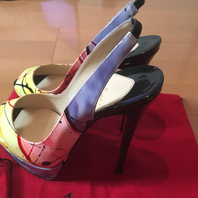 Christian Louboutin(クリスチャンルブタン)のルブタン オープントゥ パンプス レディースの靴/シューズ(ハイヒール/パンプス)の商品写真