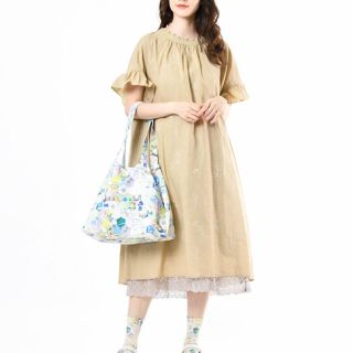 フランシュリッペ(franche lippee)の[3L]おもちゃのくに リボンワンピース(ベージュ)(ロングワンピース/マキシワンピース)