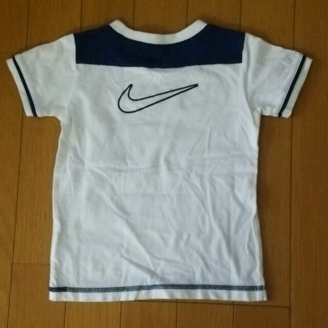 NIKE(ナイキ)のntm様専用《美品》NIKE白半袖シャツ キッズ/ベビー/マタニティのキッズ服男の子用(90cm~)(Tシャツ/カットソー)の商品写真