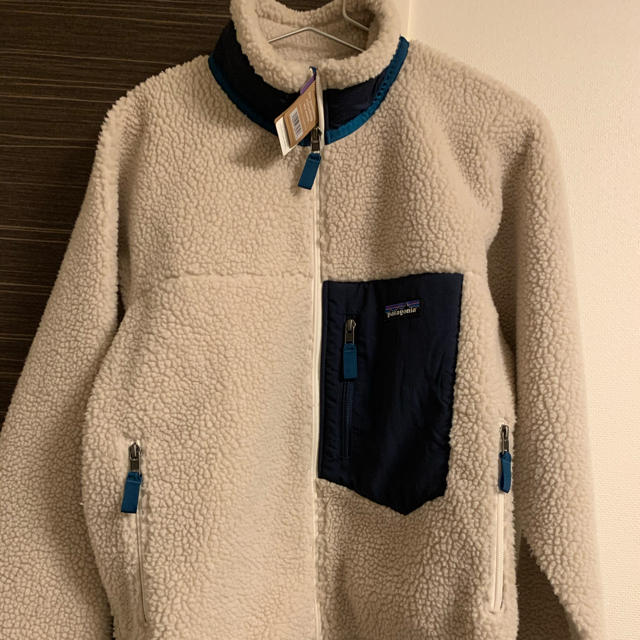 patagonia(パタゴニア)のパタゴニア　メンズ　クラシック　レトロx 新品2019awナチュラルM メンズのジャケット/アウター(ブルゾン)の商品写真