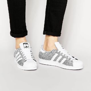 アディダス(adidas)の定14300円!限定スネークパック!アディダススーパースター高級スニーカー希少(スニーカー)