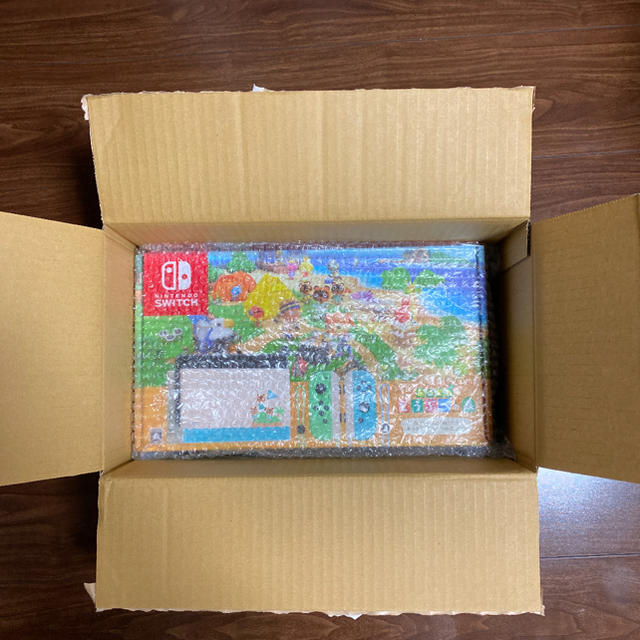 Nintendo Switch(ニンテンドースイッチ)の【本日発送・新品未開封】Nintendo switch どうぶつの森　セット エンタメ/ホビーのゲームソフト/ゲーム機本体(家庭用ゲーム機本体)の商品写真