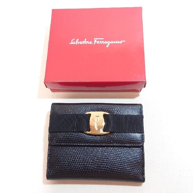 Salvatore Ferragamo(サルヴァトーレフェラガモ)のフェラガモ 二つ折り財布 レディースのファッション小物(財布)の商品写真