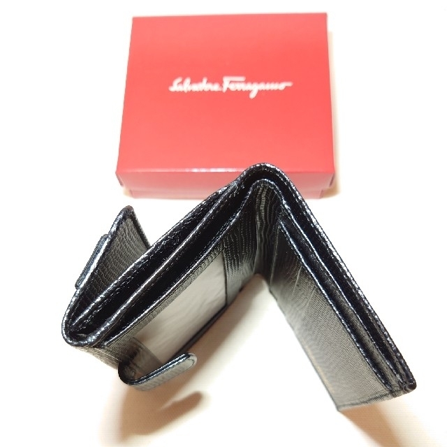 Salvatore Ferragamo(サルヴァトーレフェラガモ)のフェラガモ 二つ折り財布 レディースのファッション小物(財布)の商品写真