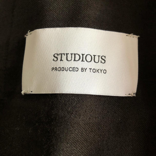 STUDIOUS(ステュディオス)の値下げ不可。STUDIOUS ワイドテーパードアンクルスラックス メンズのパンツ(スラックス)の商品写真