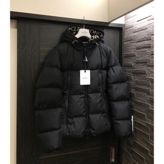 モンクレール(MONCLER)の専用　新品未使用品 国内正規品 MONTCLA ダウンジャケット size3(ダウンジャケット)