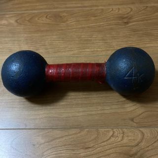 鉄アレイ 4kg ダンベル(トレーニング用品)