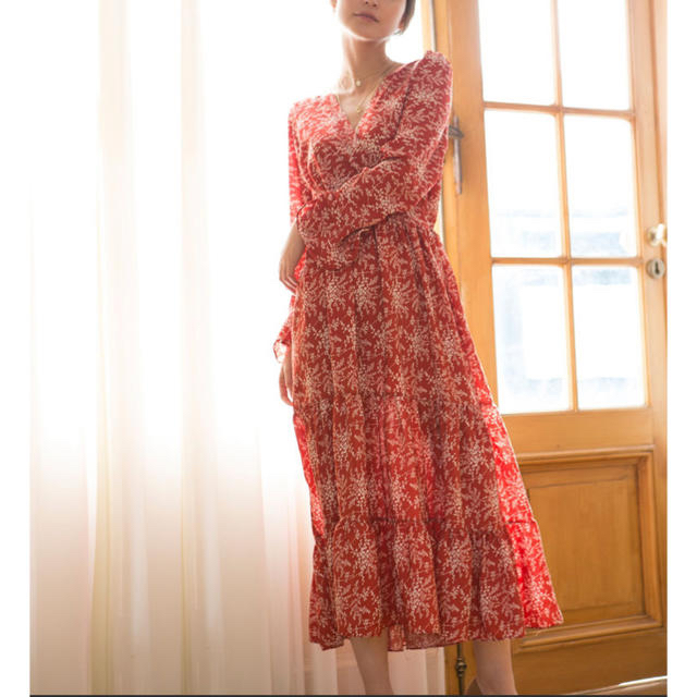 Adam et Rope'(アダムエロぺ)のmarjour FLORAL DRESS ワンピース レディースのワンピース(ロングワンピース/マキシワンピース)の商品写真