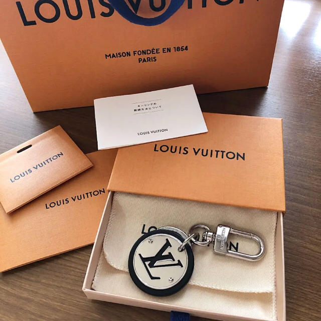 LOUIS VUITTON(ルイヴィトン)の正規品 ヴィトン  キーリング  キーホルダー アクセサリー メンズのファッション小物(キーホルダー)の商品写真