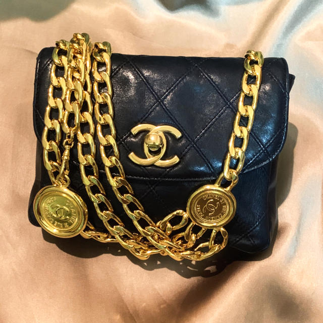 CHANEL   ウエストポーチ　ラムスキン