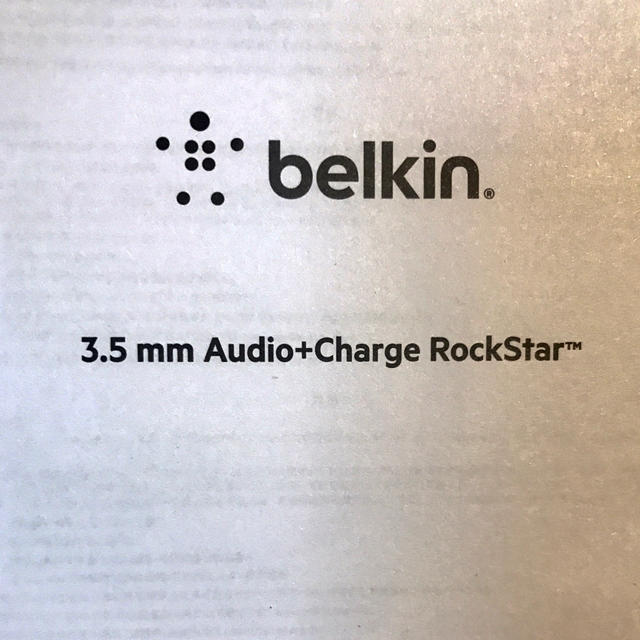 belkin 3.5mm Audio+Charge RockStar スマホ/家電/カメラのオーディオ機器(ヘッドフォン/イヤフォン)の商品写真