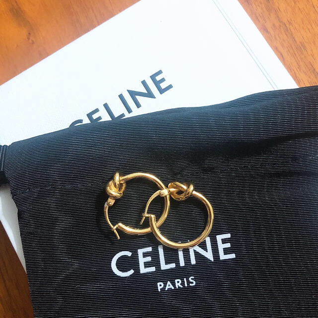 celine(セリーヌ)のCELINEピアス☆ノットピアス レディースのアクセサリー(ピアス)の商品写真